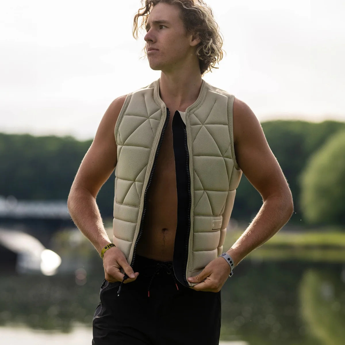 Follow Love Nor Money Men's Comp Wake Vest (Khaki)